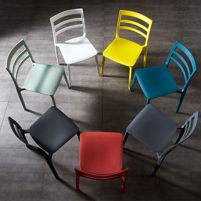 acheter Chaises à manger de restaurant en plastique à empilage complet en PP réglable Chaises à empilage extérieures modernes populaires G.W. 19,4 kg 5 pièces/ctn fabrication en ligne