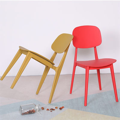 acheter Moderne design simple empilable en PP en plastique Café Chaises de salle à manger en plein air en couleurs personnalisées pour les sièges extérieurs fabrication en ligne