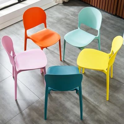 Chaise de salle à manger en plastique en PP pour cuisine
