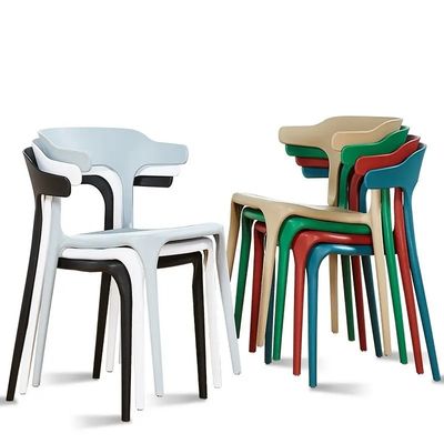 Chaises de salle à manger en plastique en PP complète
