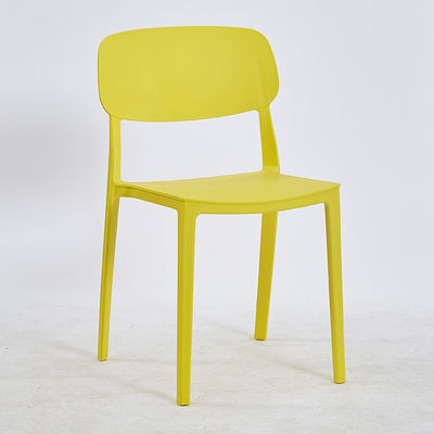 Emballage du courrier Y jardin empilable Restaurant Couleurs en plastique Salles à manger Chaises pour la salle à manger