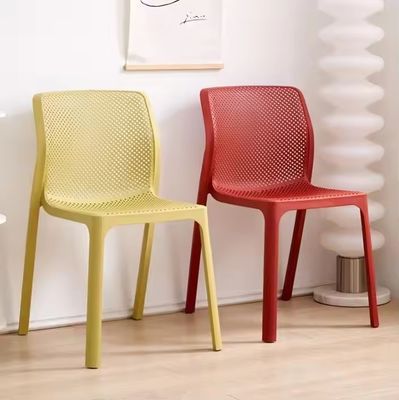 Restaurant Chaises à manger empilables avec et couleurs OEM à un prix abordable